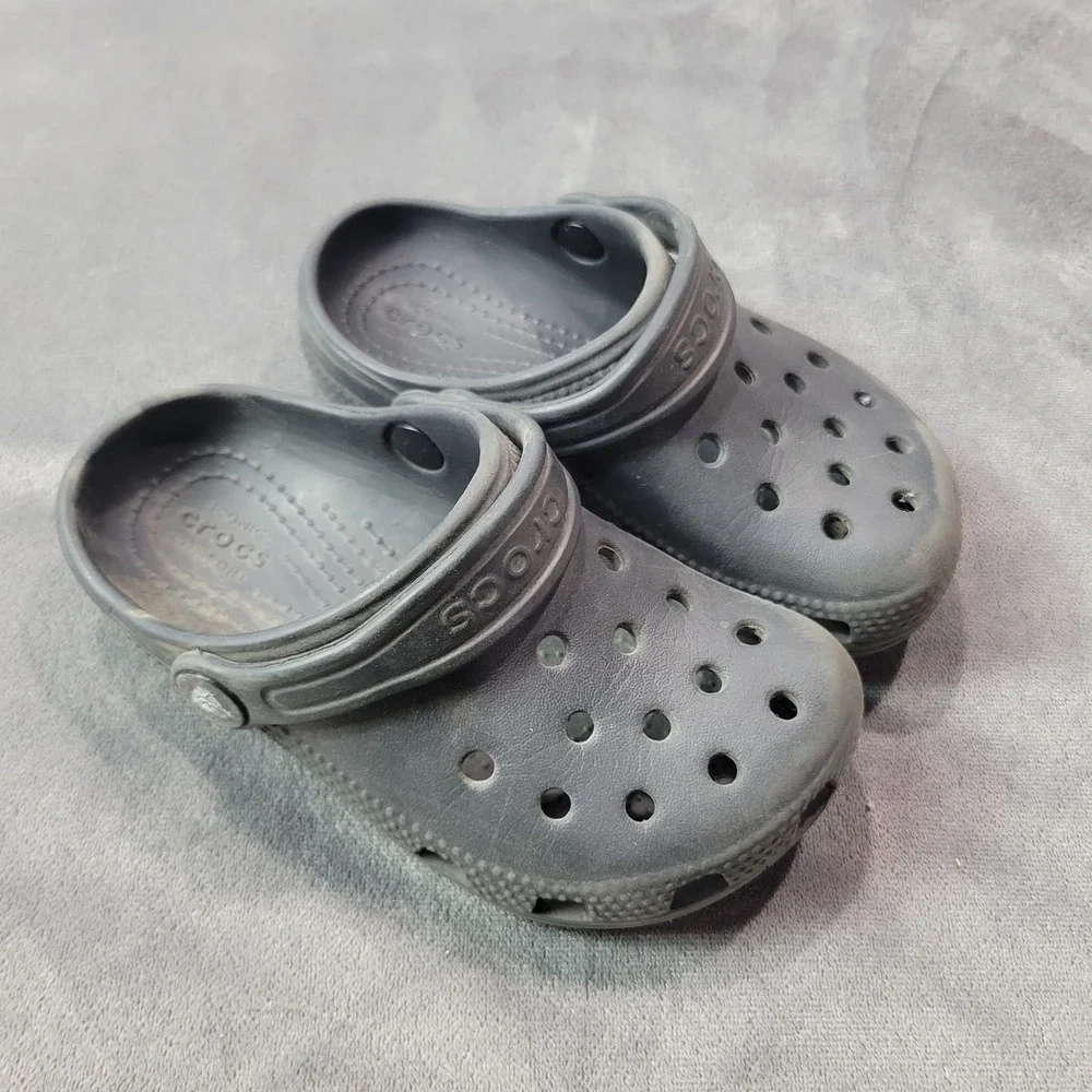 Kids Crocs Size 9 Gray Clogs Slip On Shoes‎